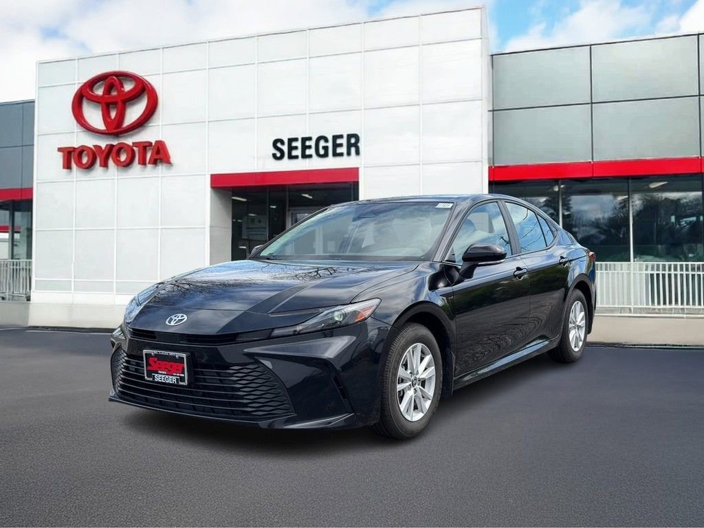 Used 2025 Toyota Camry LE w/ Convenience Package image 9