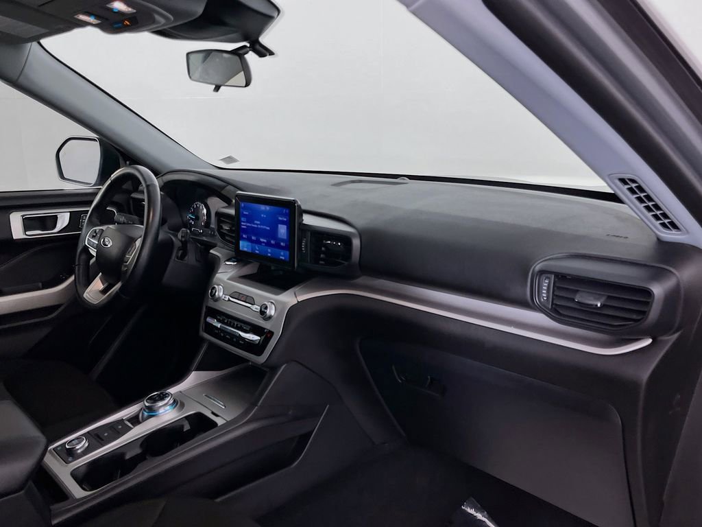 Used 2022 Ford Explorer XLT image 34