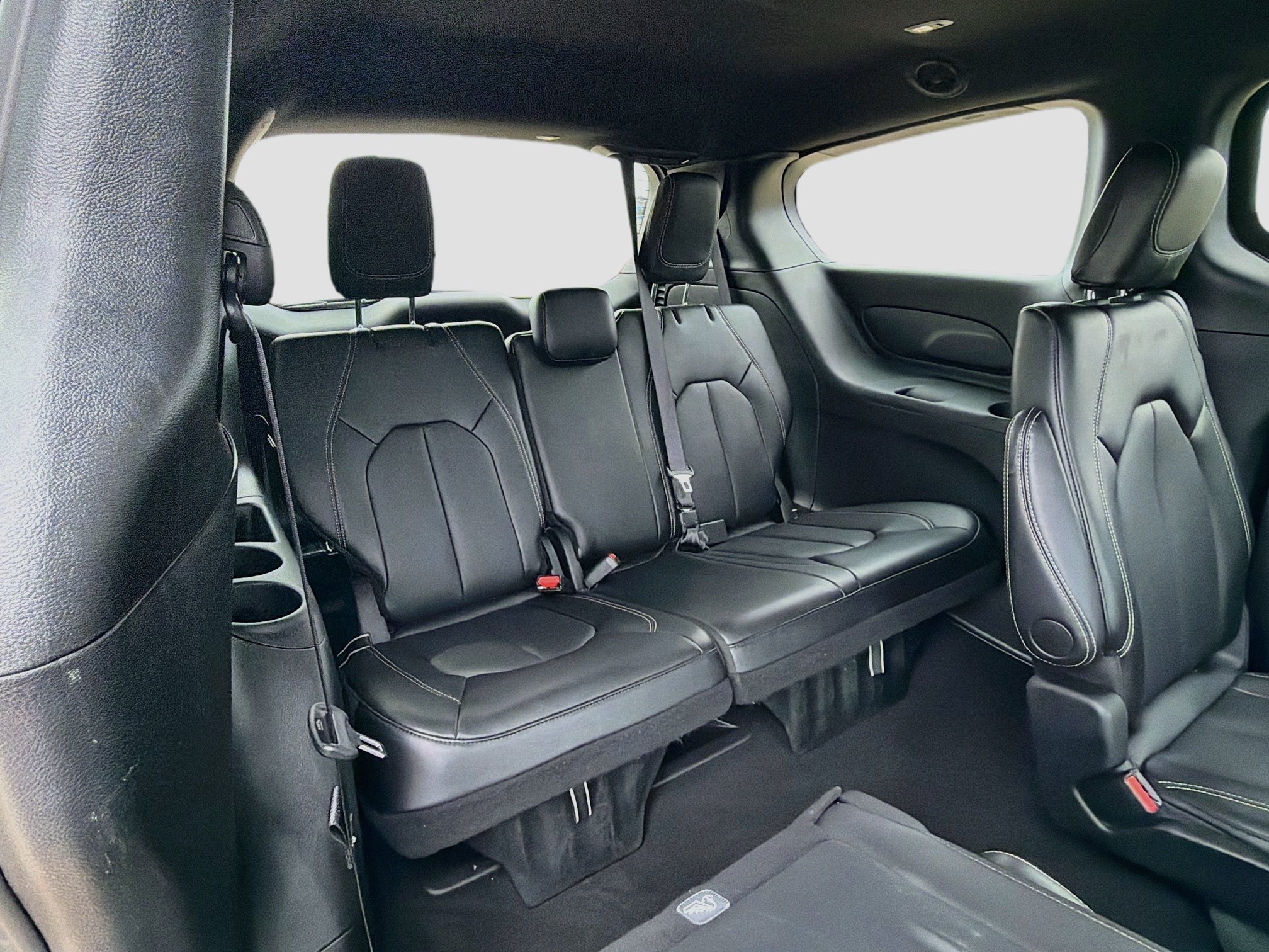 Used 2025 Chrysler Pacifica Select FWD image 27