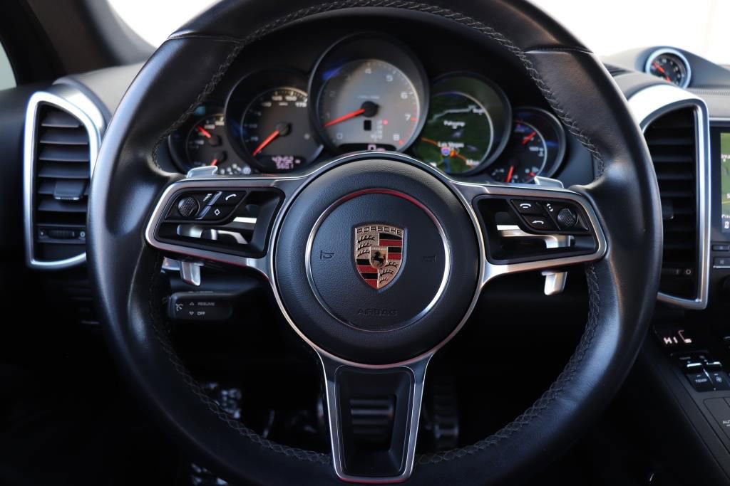 Used 2018 Porsche Cayenne S image 40