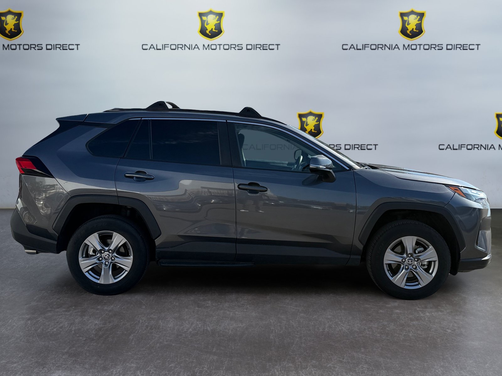 Used 2025 Toyota RAV4 XLE w/ Convenience Package FWD image 6