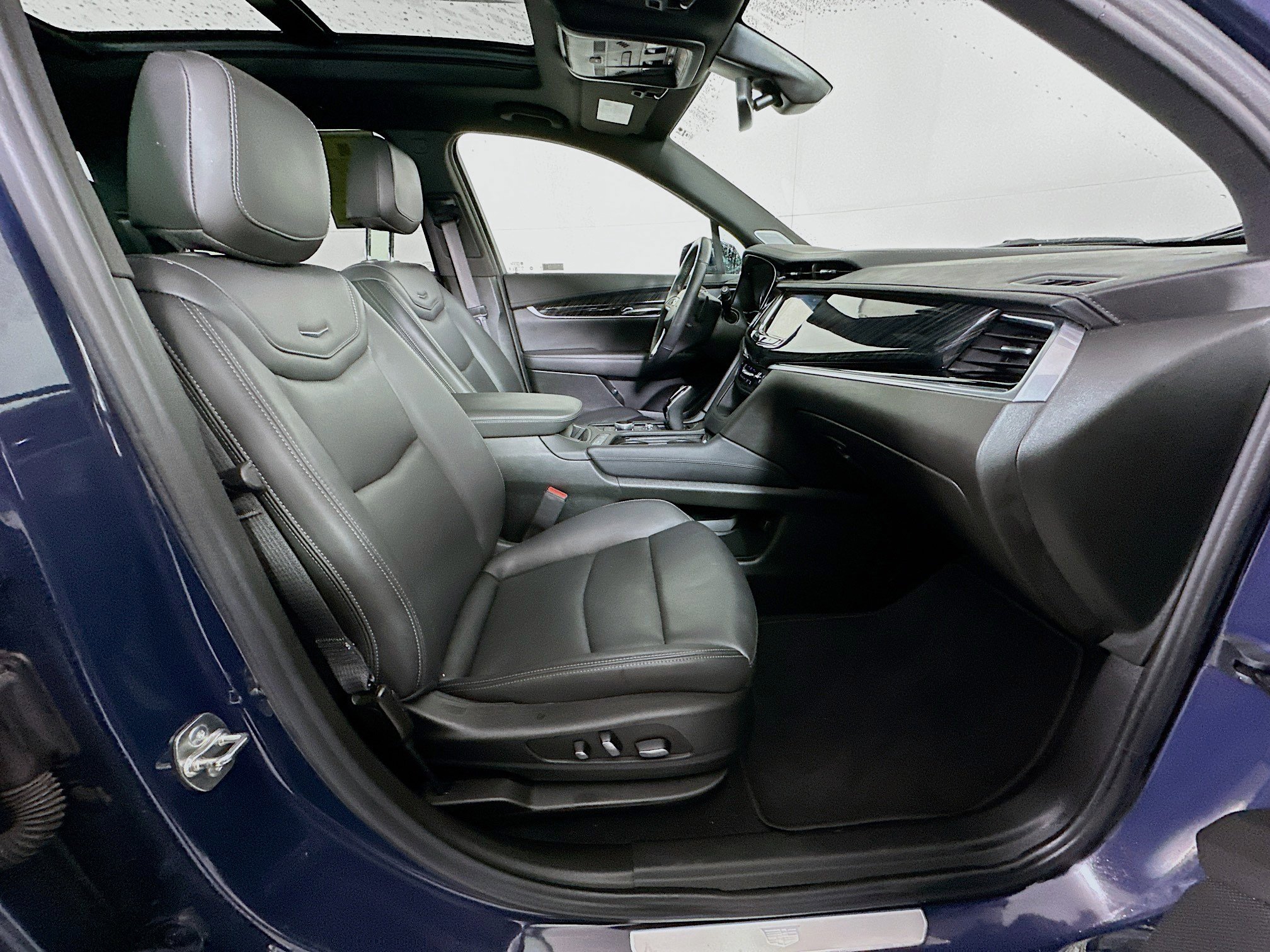 Used 2025 Cadillac XT6 Premium Luxury image 34