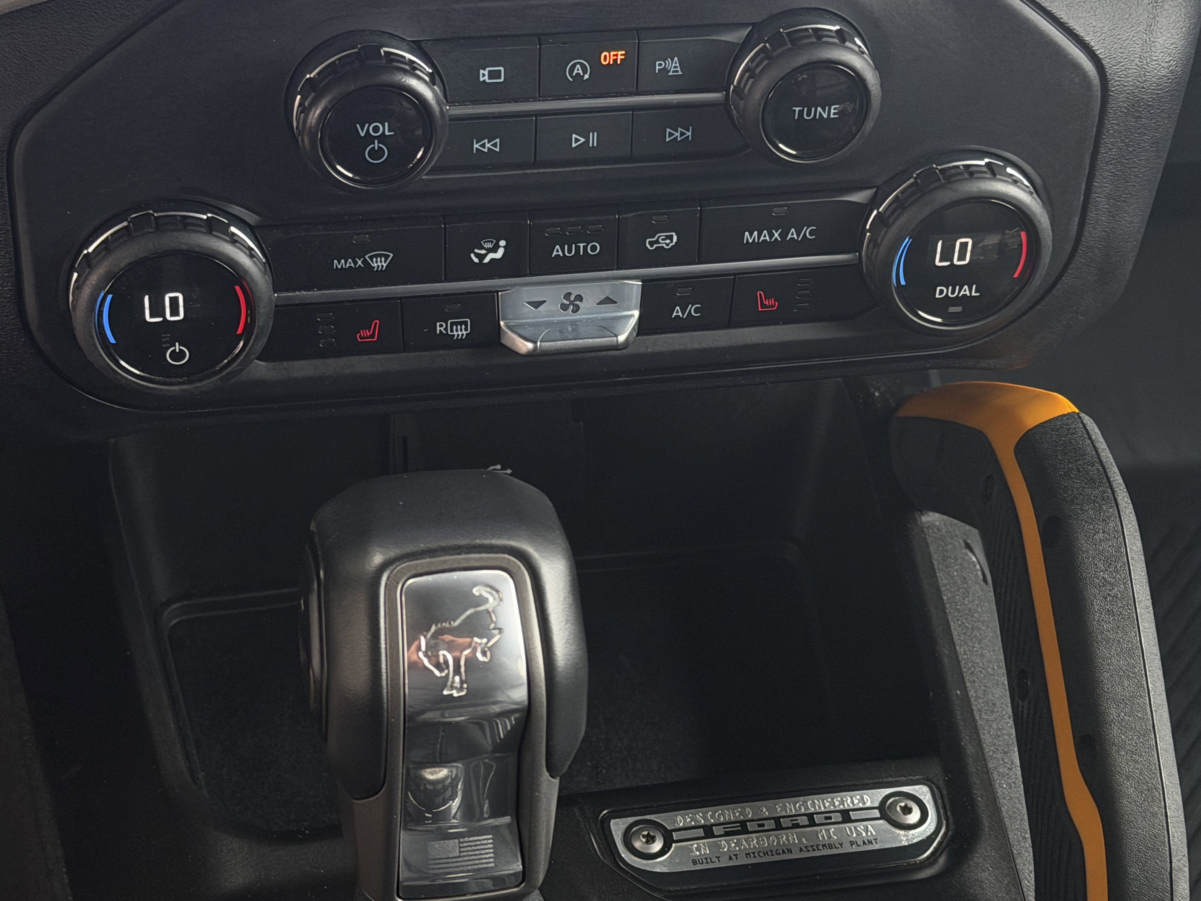 Certified 2023 Ford Bronco Badlands w/ Sasquatch Package image 18