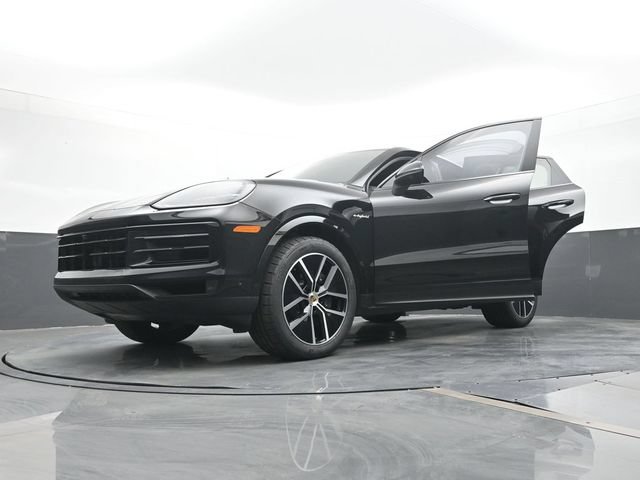 Certified 2024 Porsche Cayenne Coupe AWD/4WD image 31