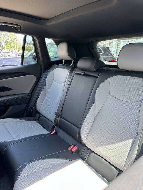 Used 2025 Volkswagen Tiguan SE R-Line AWD/4WD image 23
