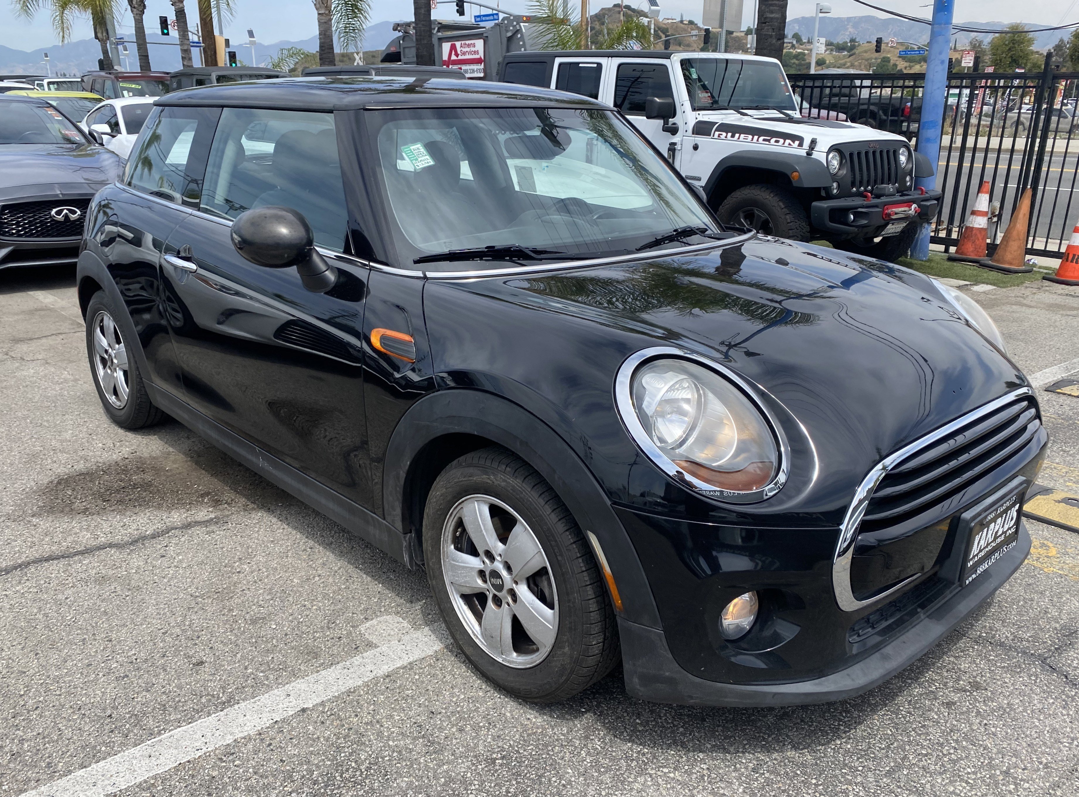 Used 2018 MINI Cooper 2-Door Hardtop image 7
