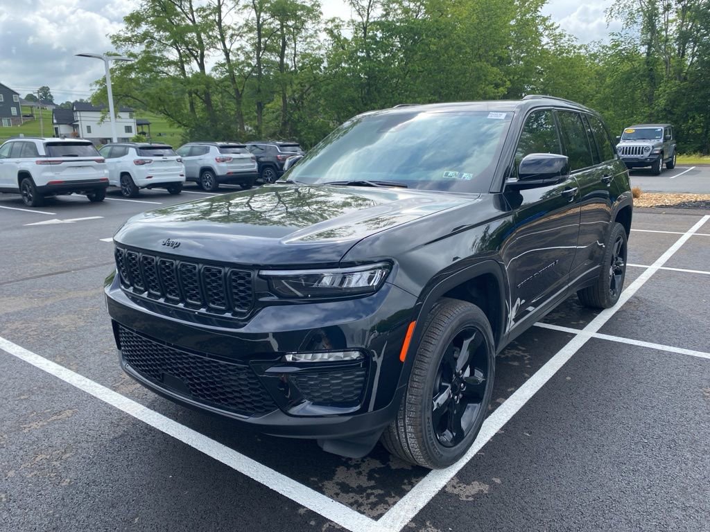 New 2025 Jeep Grand Cherokee Limited w/ Black Appearance Package image 7