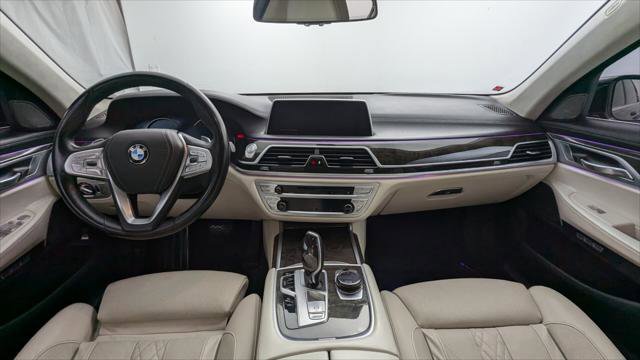 Used 2018 BMW 740i xDrive image 26