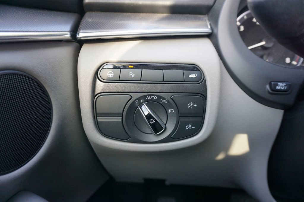 Used 2023 INFINITI QX50 Luxe w/ Cargo Package image 5