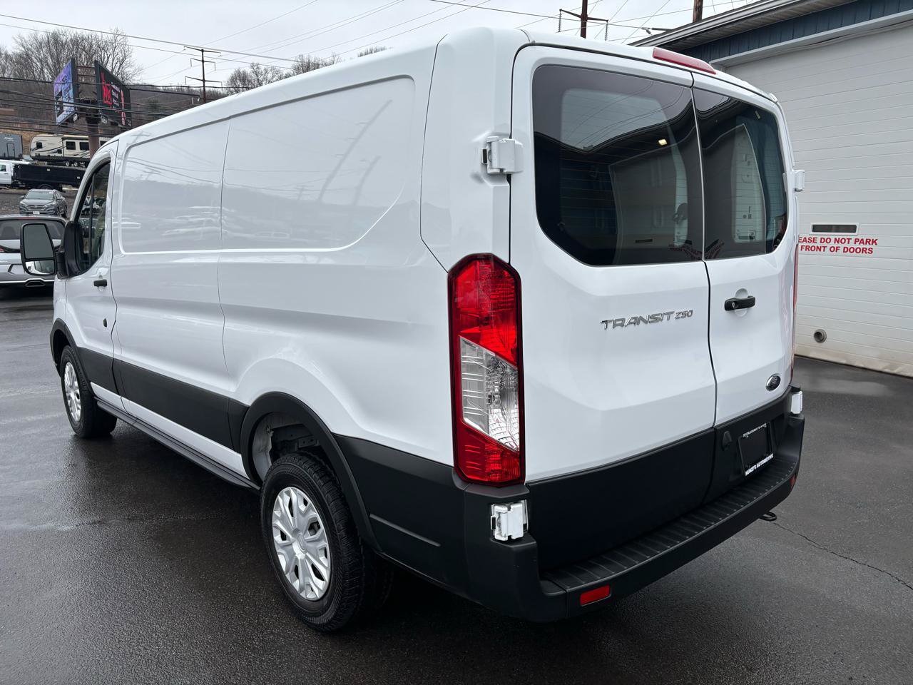 Used 2024 Ford Transit 250 Low Roof w/ Exterior Upgrade Package RWD image 3
