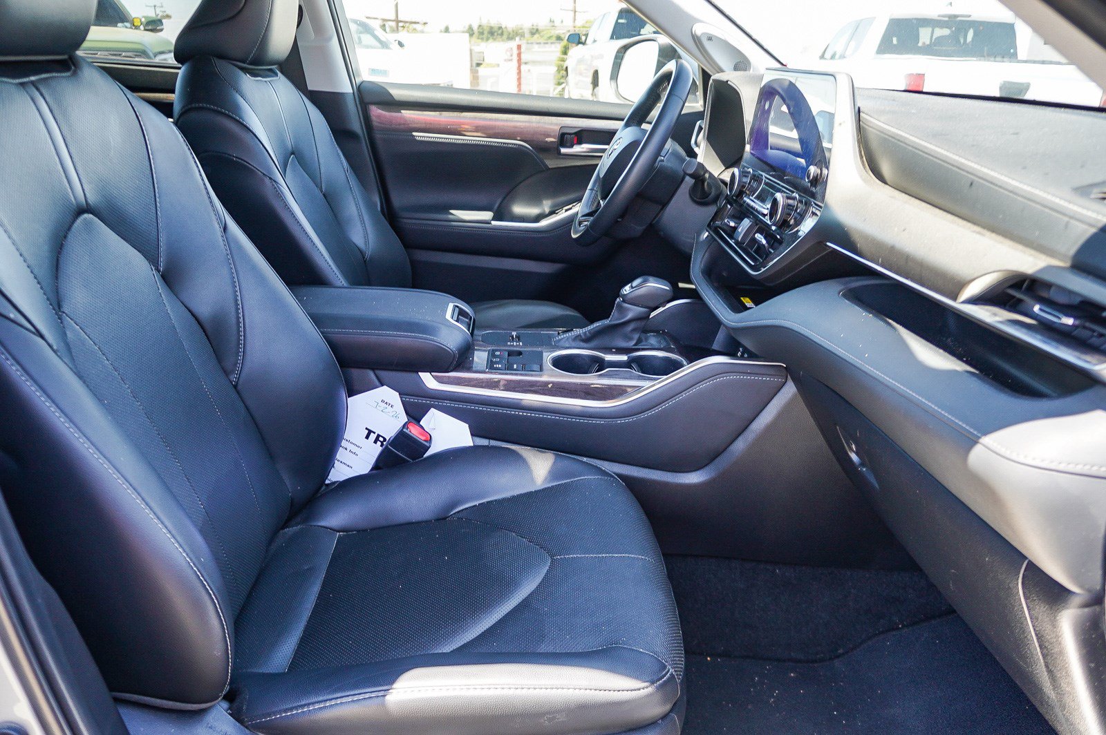 Certified 2024 Toyota Highlander Limited FWD image 18