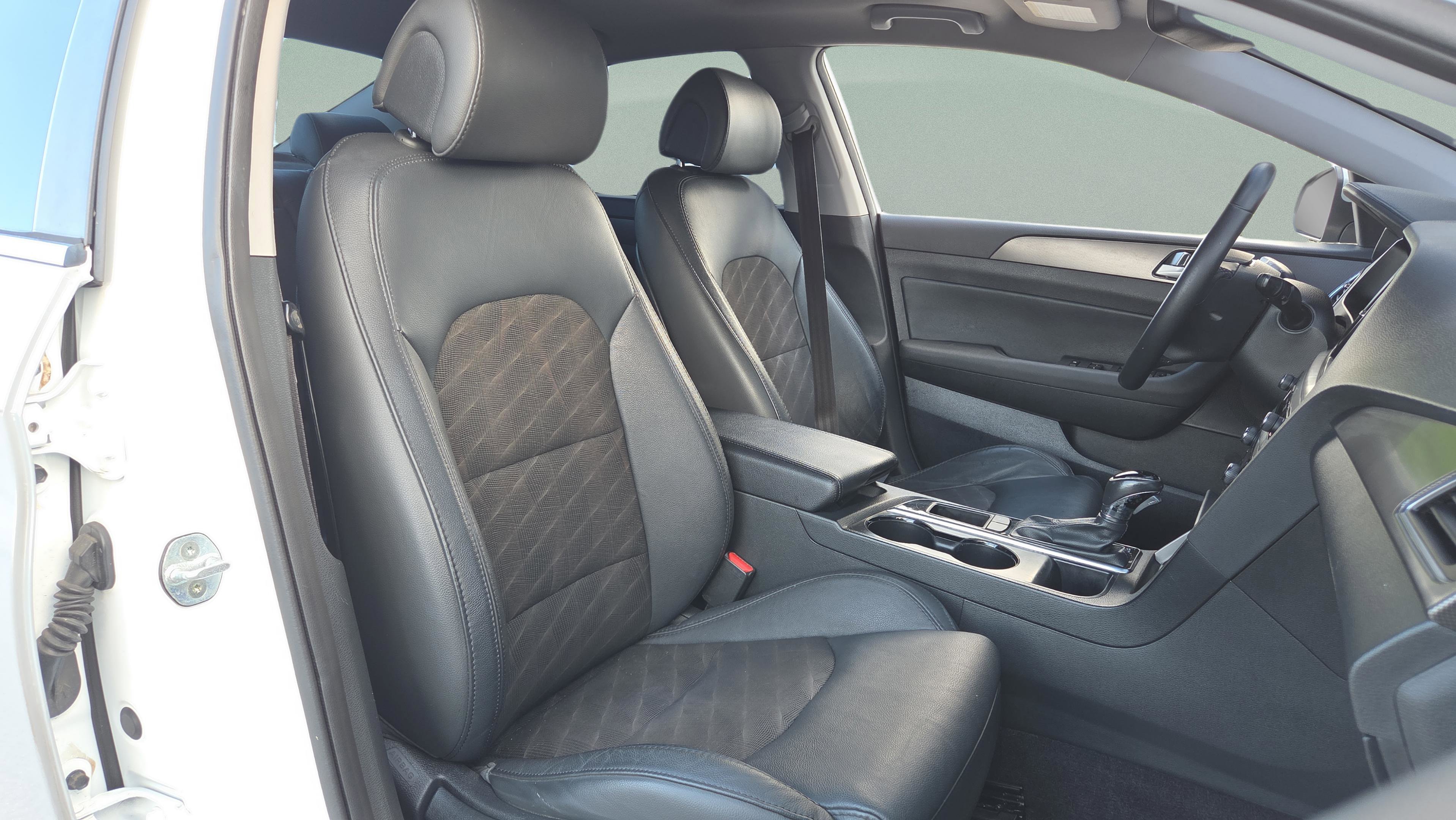 Used 2016 Hyundai Sonata Sport w/ Option Group 03 image 19