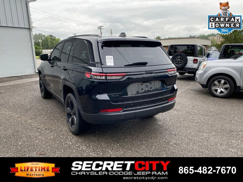 Used 2023 Jeep Grand Cherokee Limited w/ Black Appearance Package AWD/4WD image 7