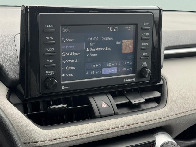 Used 2022 Toyota RAV4 XLE AWD/4WD image 17