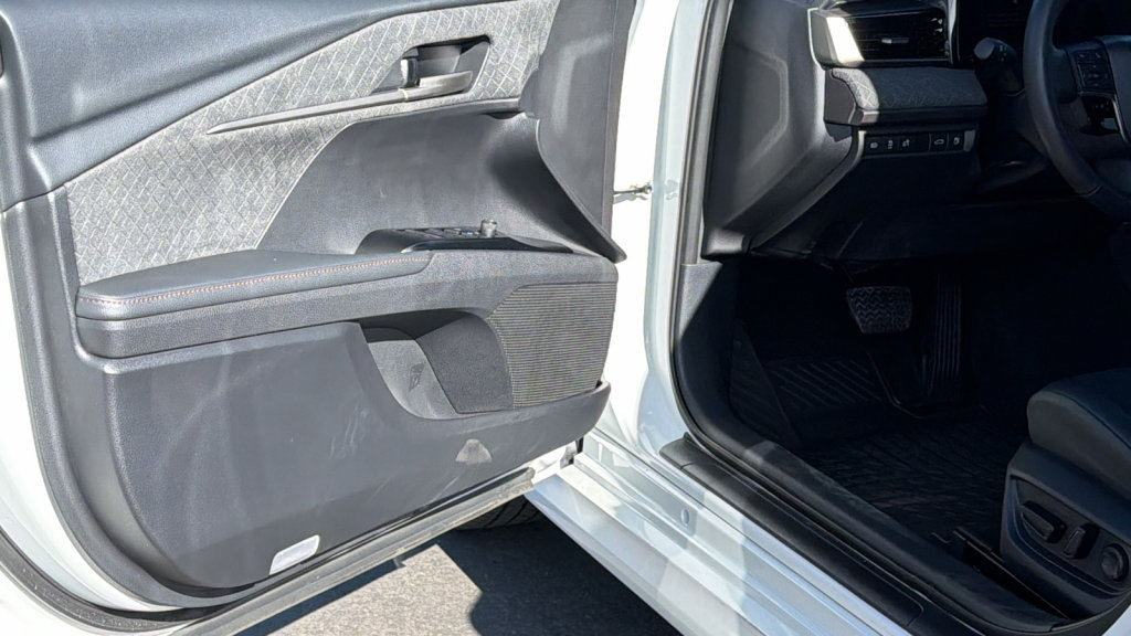 Used 2025 Toyota Camry XLE image 23