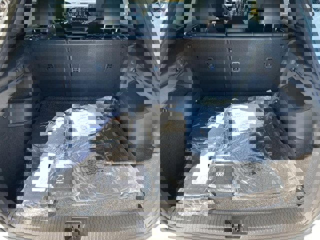 New 2025 Volkswagen Tiguan SE R-Line image 56