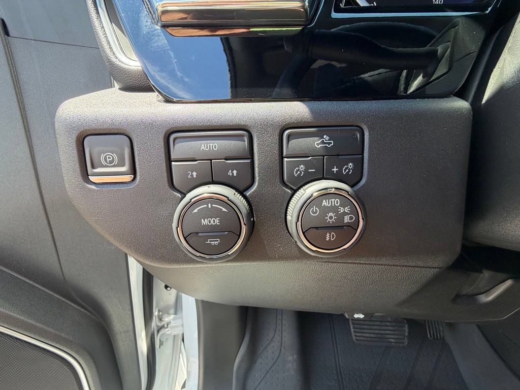 Used 2023 Chevrolet Silverado 1500 RST AWD/4WD image 3