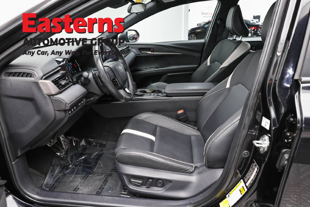 Used 2025 Toyota Camry SE FWD image 14