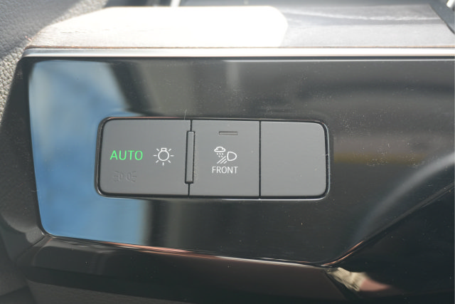 Used 2024 Audi Q8 e-tron Premium AWD/4WD image 31