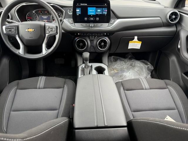 Used 2025 Chevrolet Blazer LT image 11