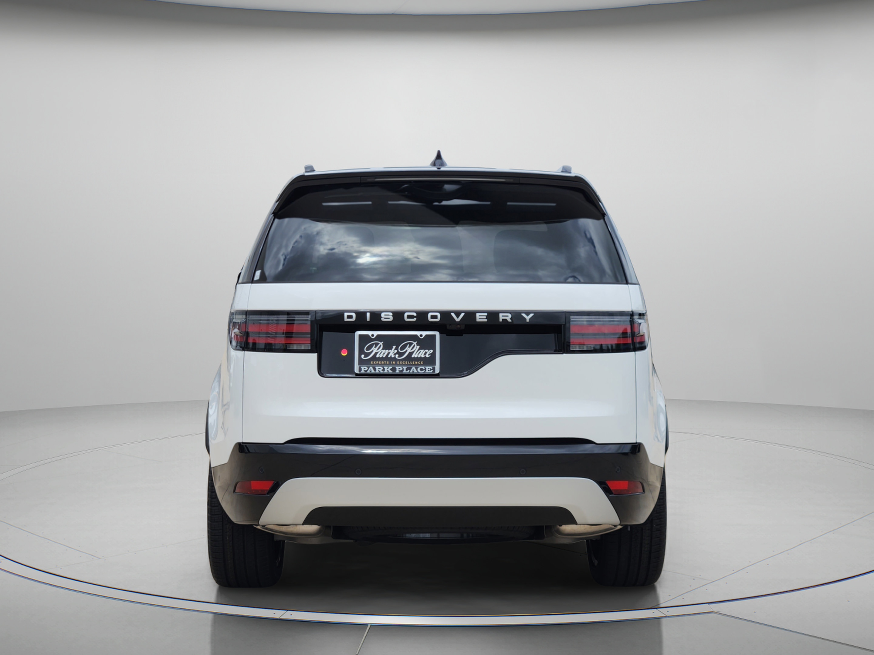 New 2026 Land Rover Discovery Limited Edition AWD/4WD image 4