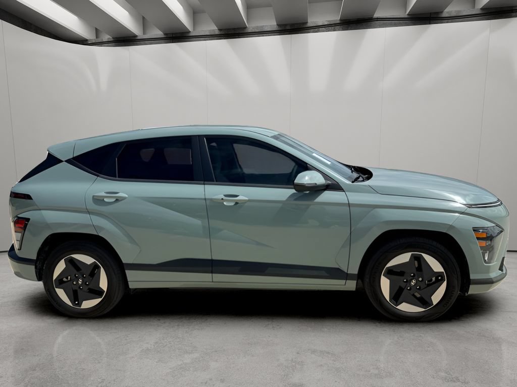 Used 2024 Hyundai Kona SE FWD image 7