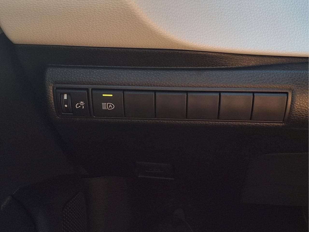 Used 2026 Toyota Corolla SE FWD image 24