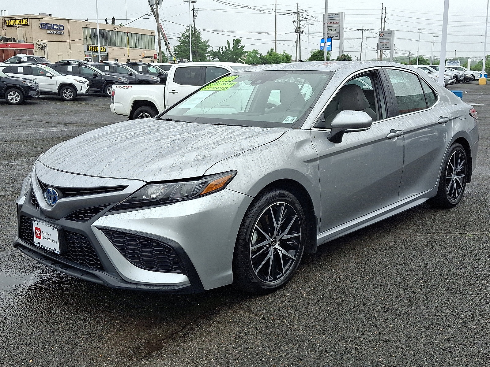 Certified 2024 Toyota Camry SE image 3