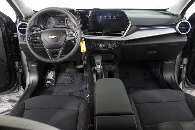 Used 2025 Chevrolet Trax LS image 10