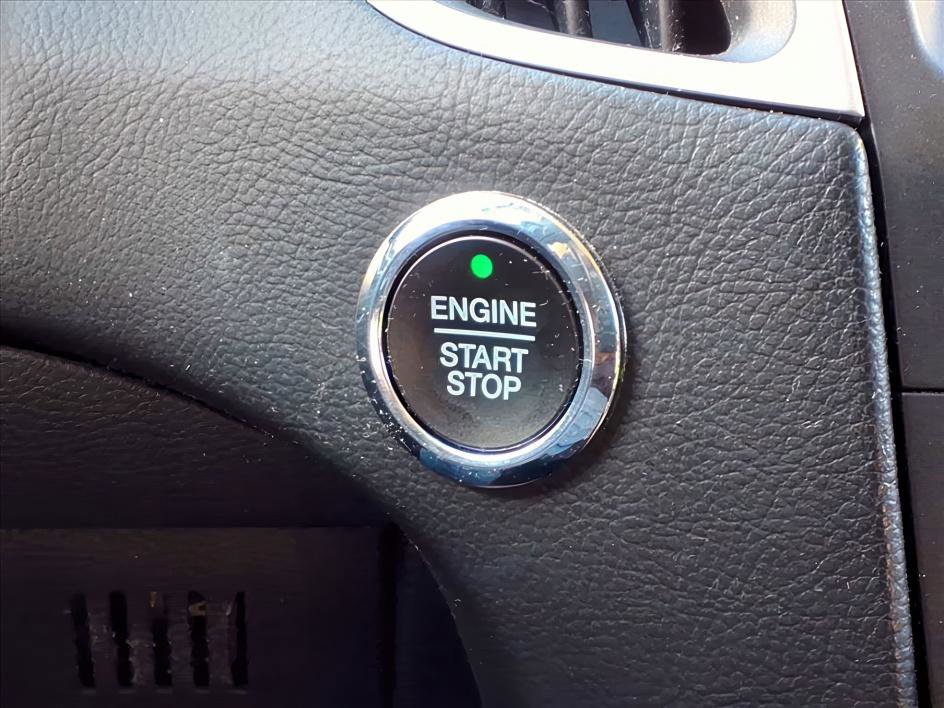 Used 2018 Ford Edge SEL w/ Equipment Group 201A image 21