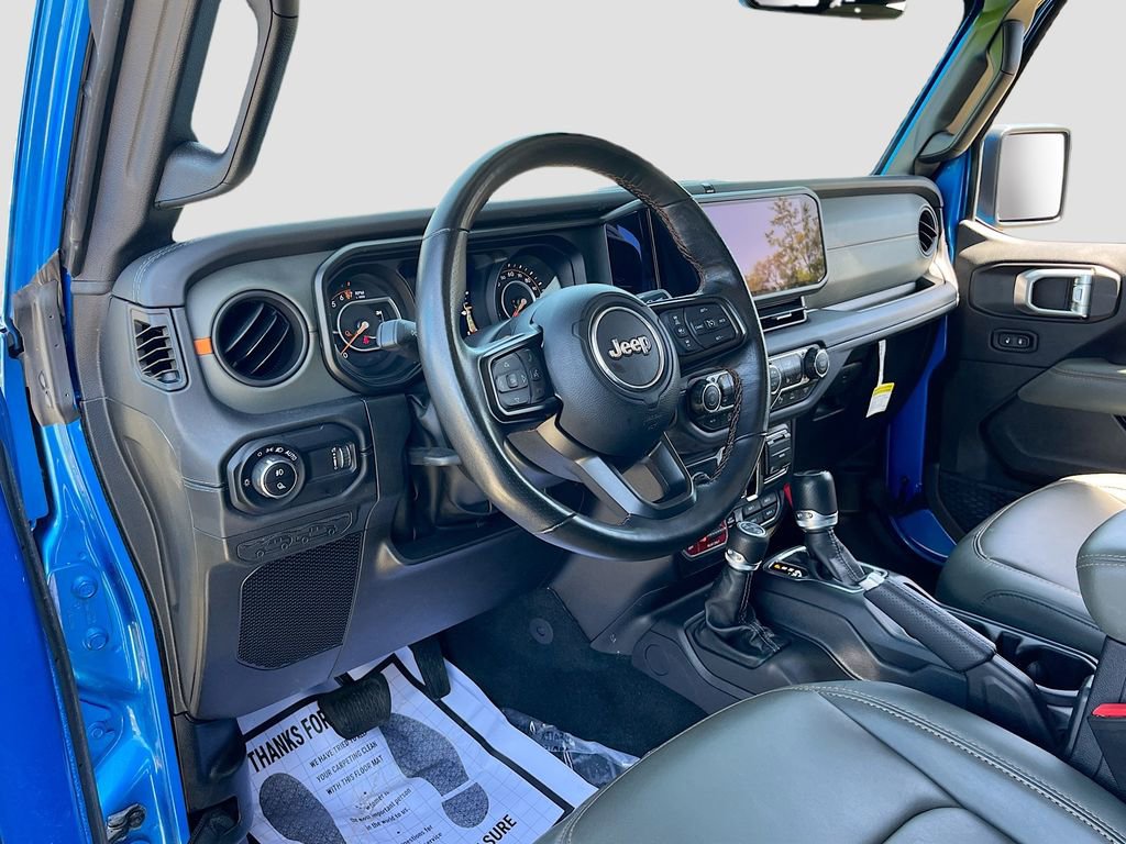 Certified 2024 Jeep Gladiator Mojave w/ Technology Group AWD/4WD image 9