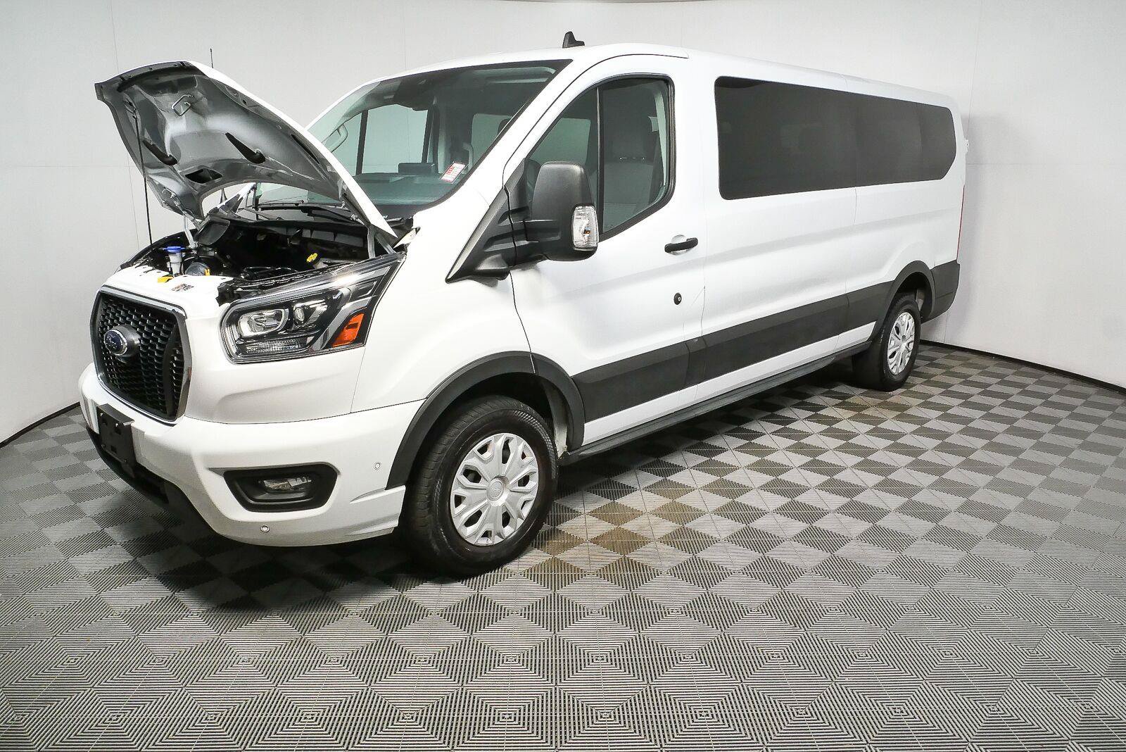 Used 2023 Ford Transit 350 XLT RWD image 33