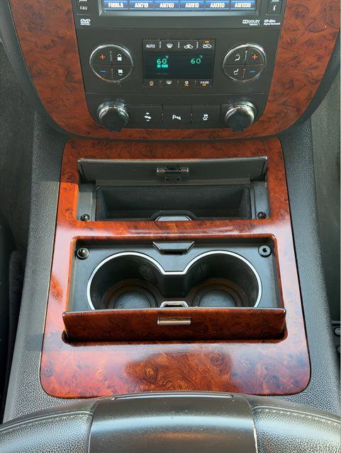 Used 2013 Chevrolet Avalanche LTZ image 12