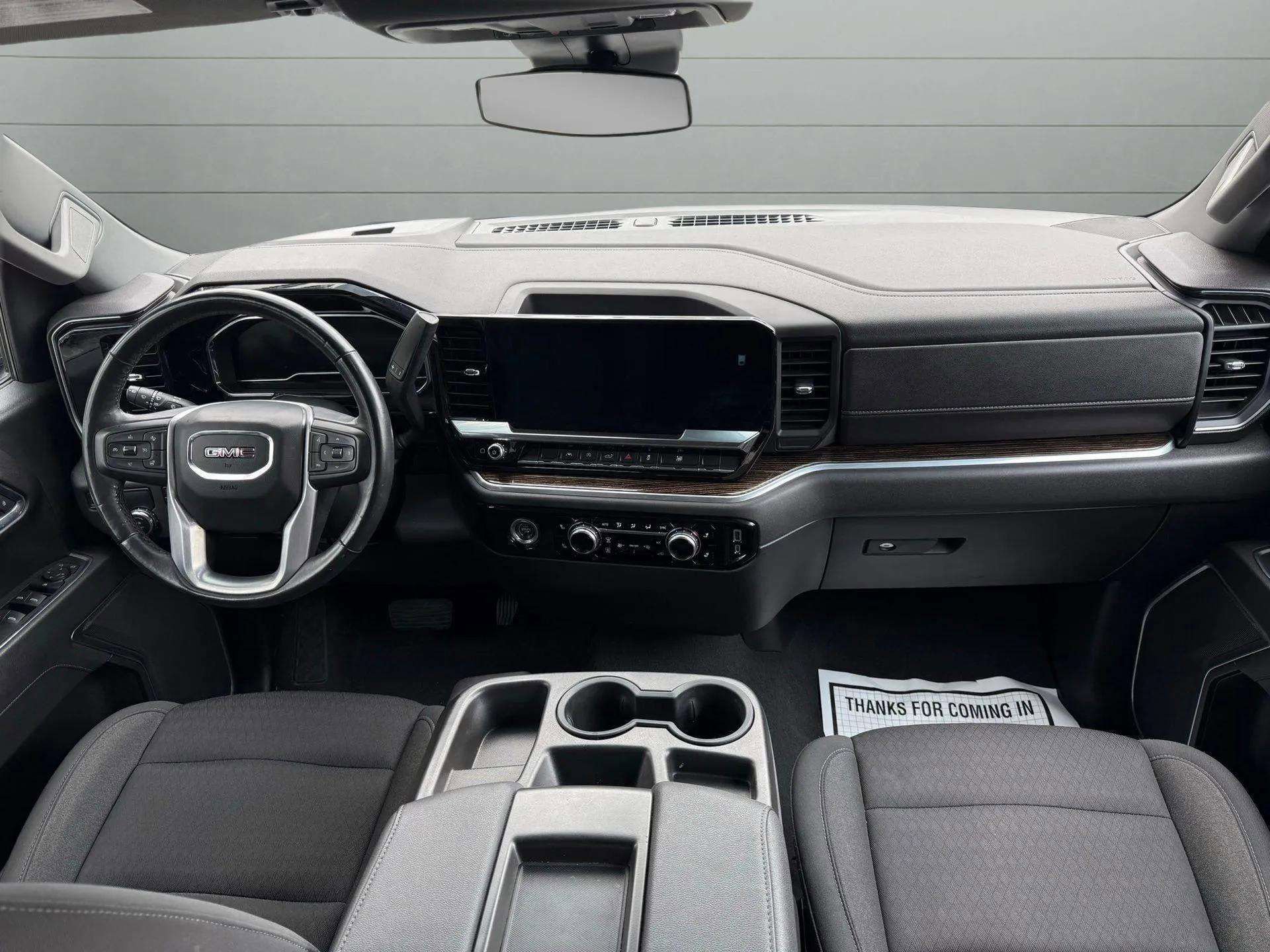 Used 2022 GMC Sierra 1500 SLE image 4