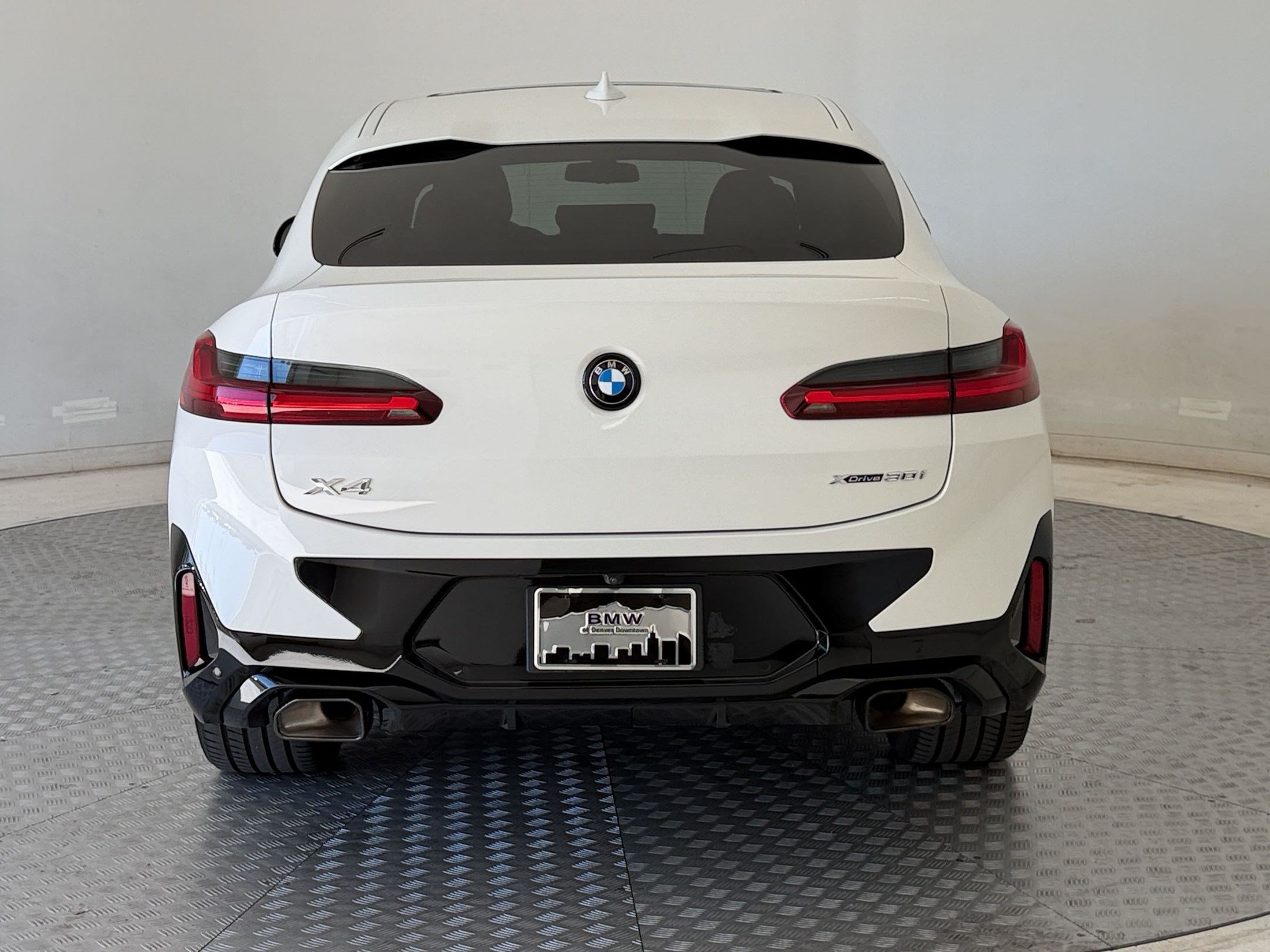 Used 2025 BMW X4 xDrive30i w/ Premium Package AWD/4WD image 10