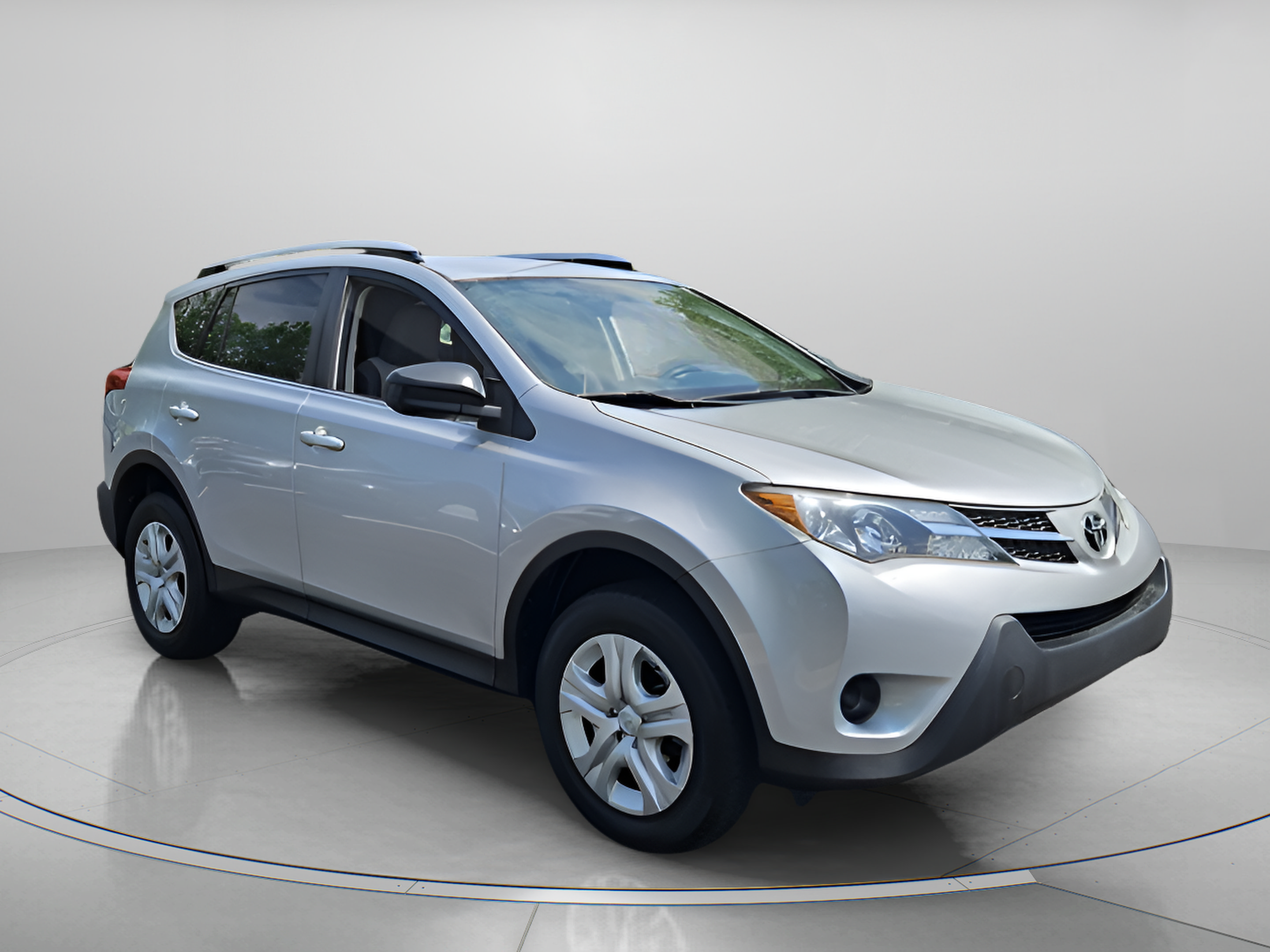 Used 2015 Toyota RAV4 LE FWD image 7