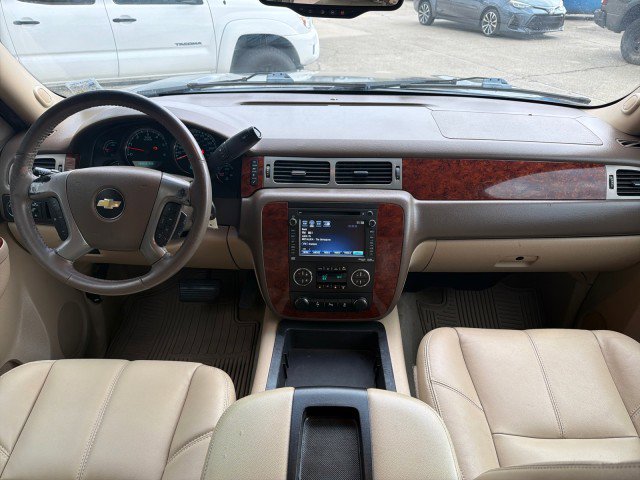 Used 2014 Chevrolet Suburban LT image 21