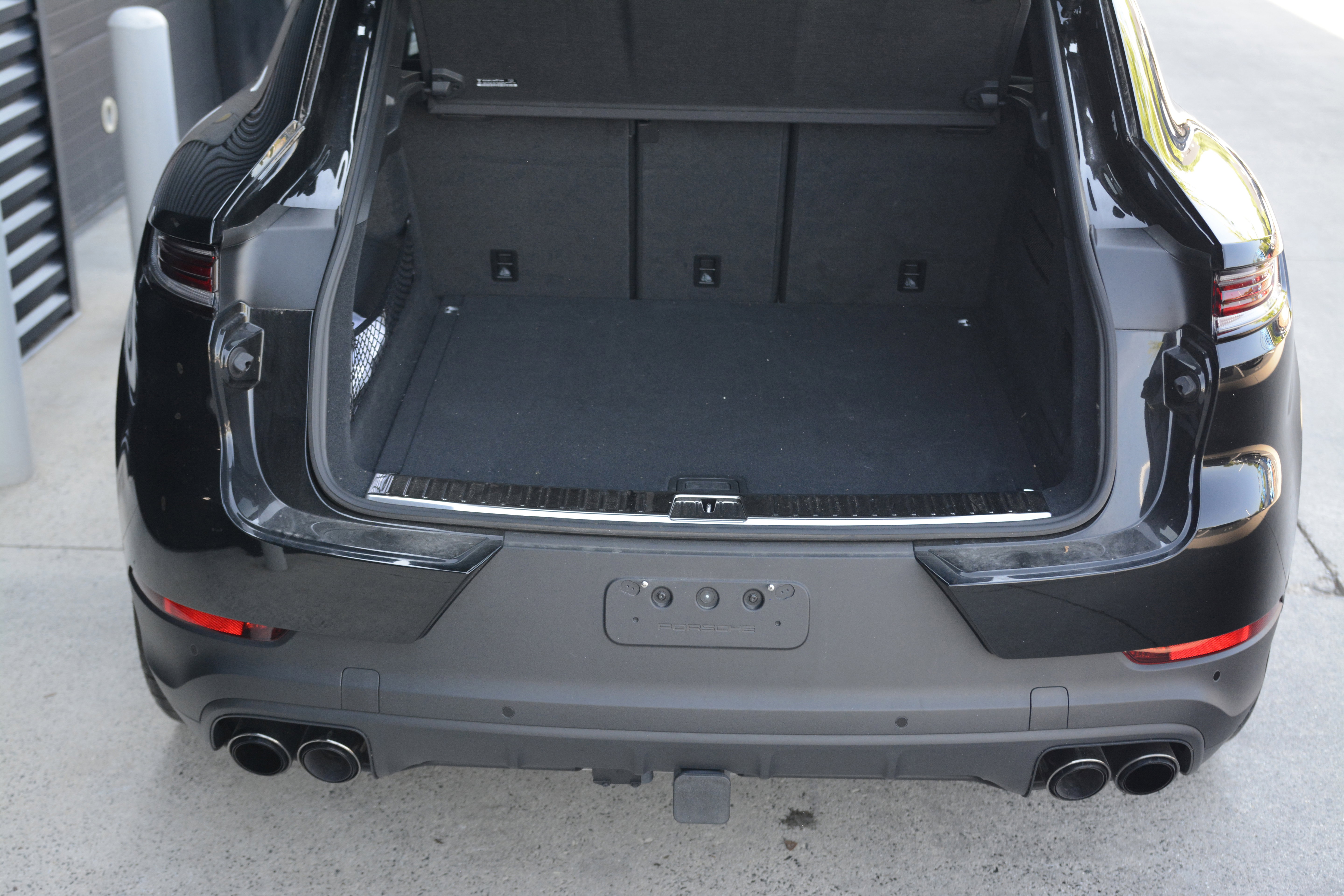 Certified 2024 Porsche Cayenne Coupe AWD/4WD image 36