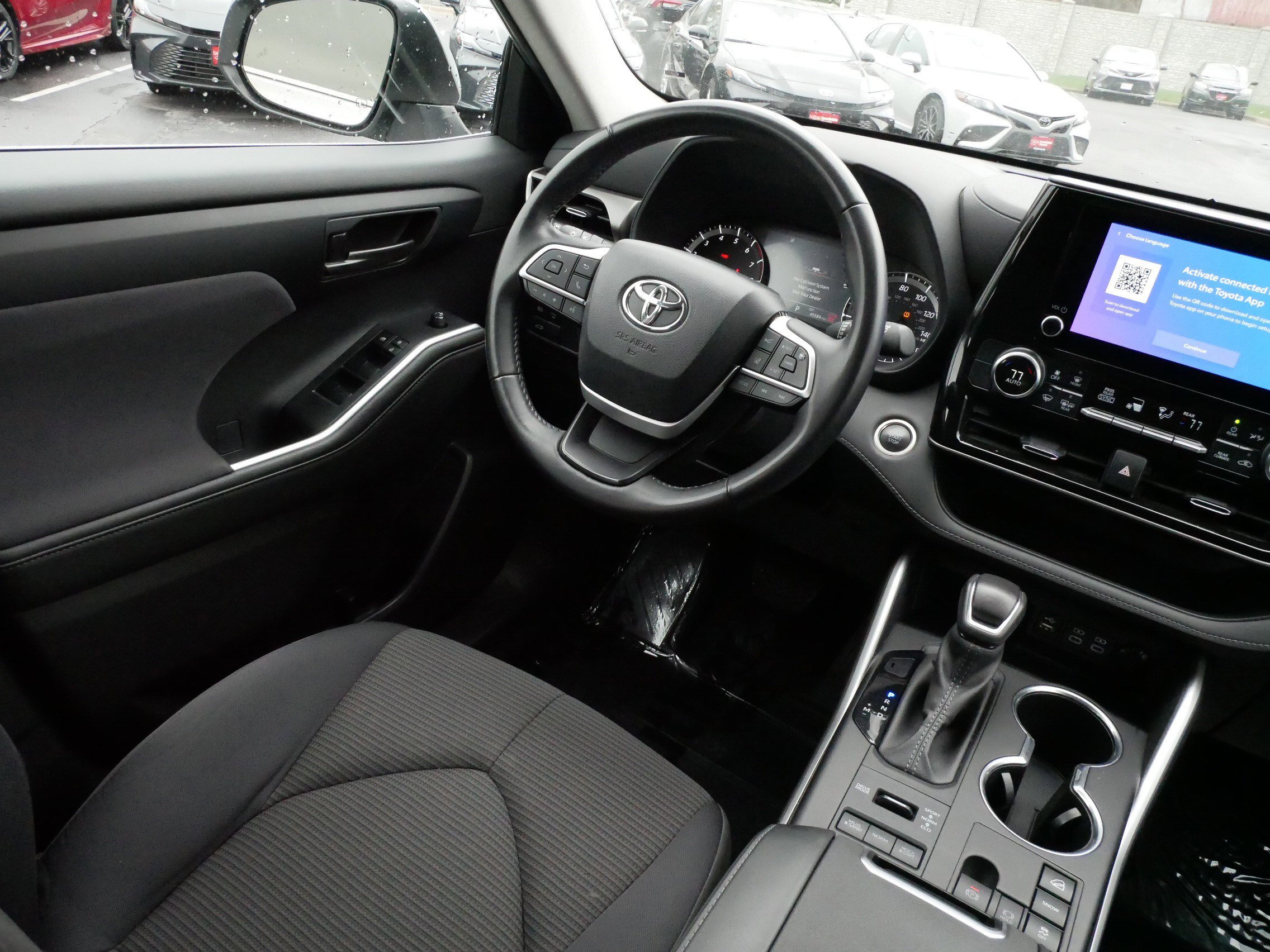 Certified 2024 Toyota Highlander LE AWD/4WD image 9