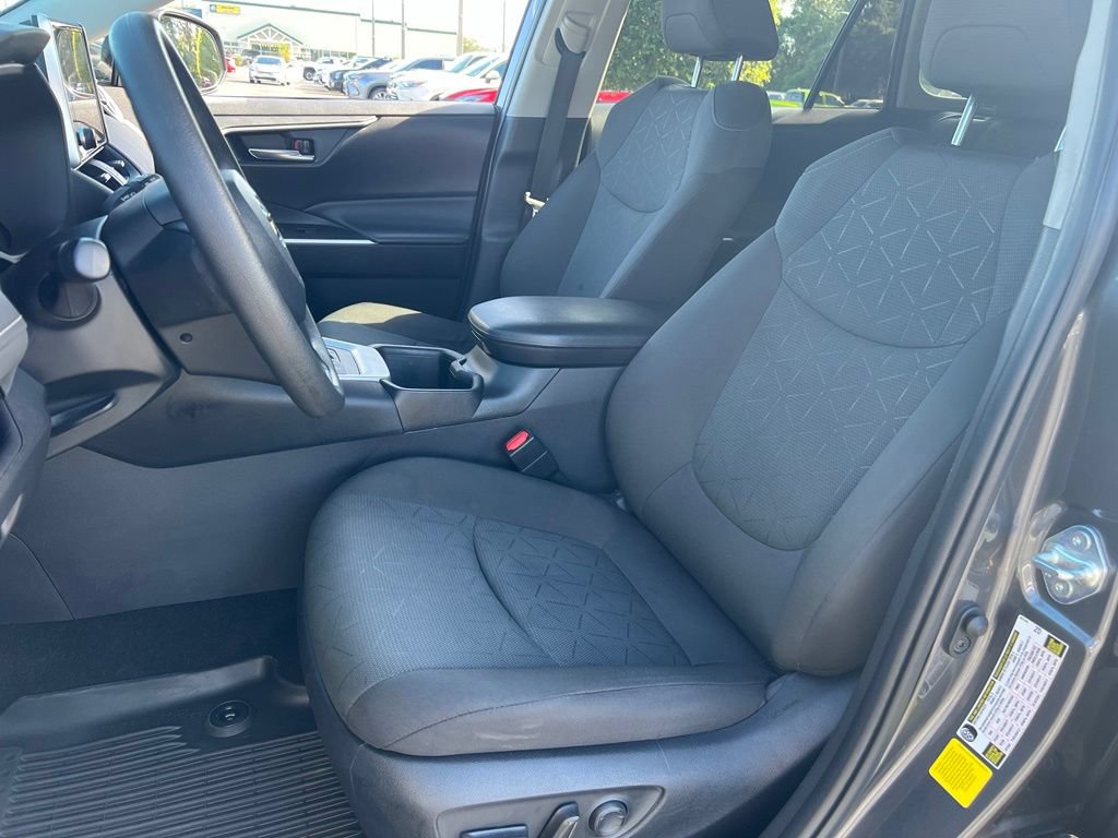 Certified 2024 Toyota RAV4 XLE AWD/4WD image 13
