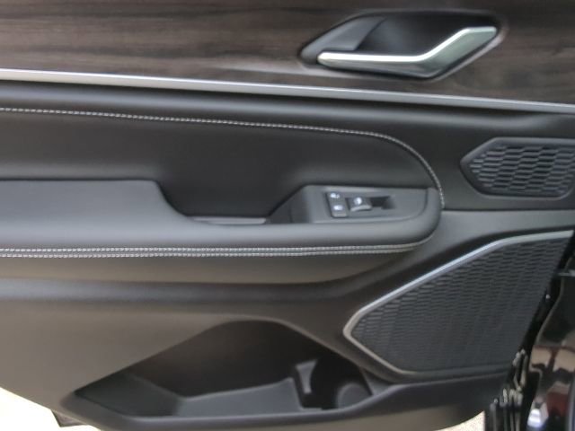 New 2026 Jeep Grand Cherokee L Limited AWD/4WD image 31