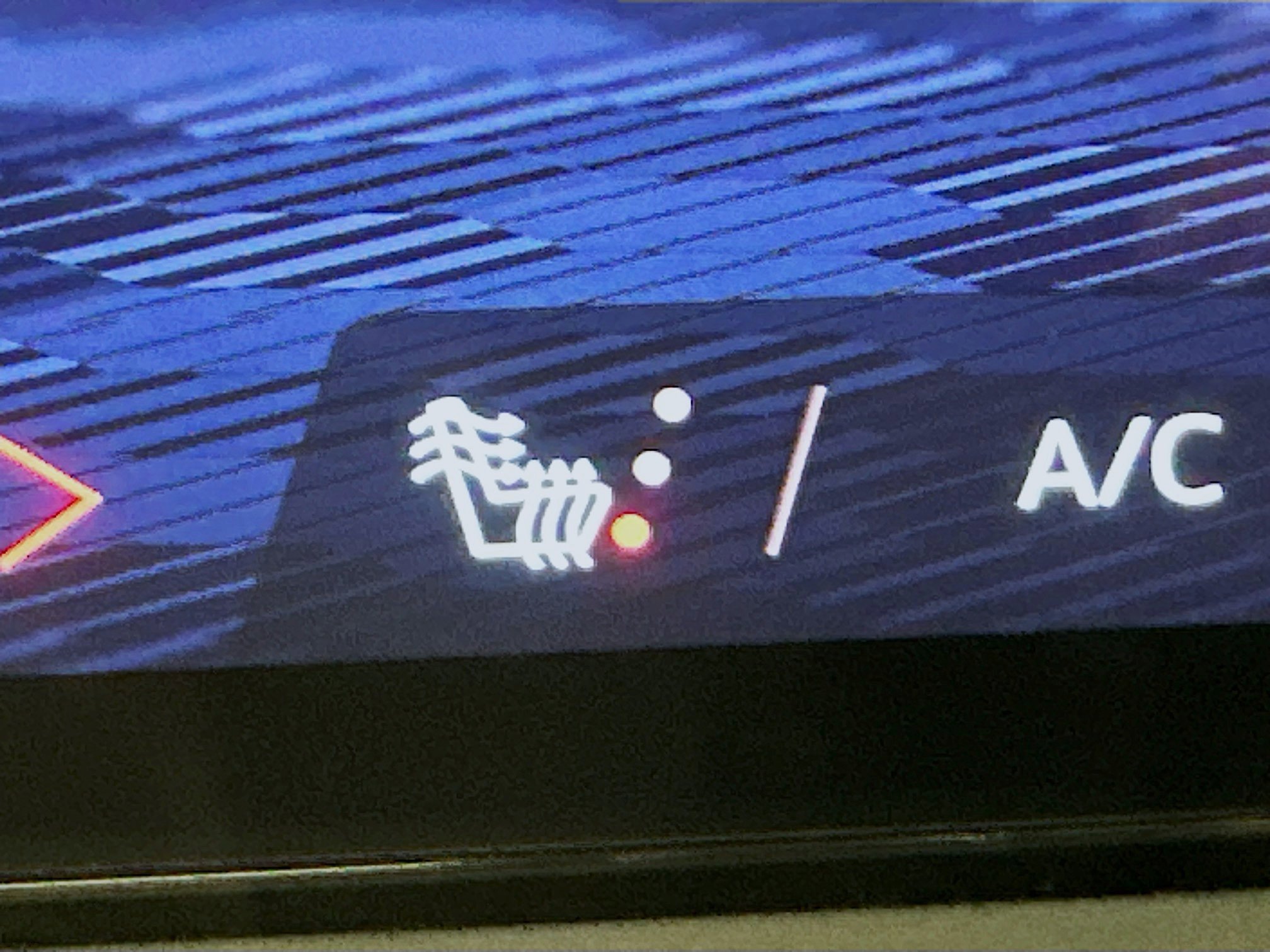 Used 2024 Chevrolet Traverse LT w/ Midnight/Sport Edition image 26