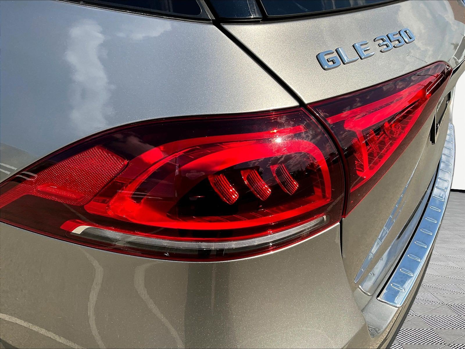 Certified 2023 Mercedes-Benz GLE 350 4MATIC w/ AMG Line Exterior image 23
