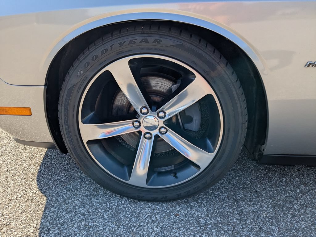 Used 2014 Dodge Challenger R/T RWD image 26
