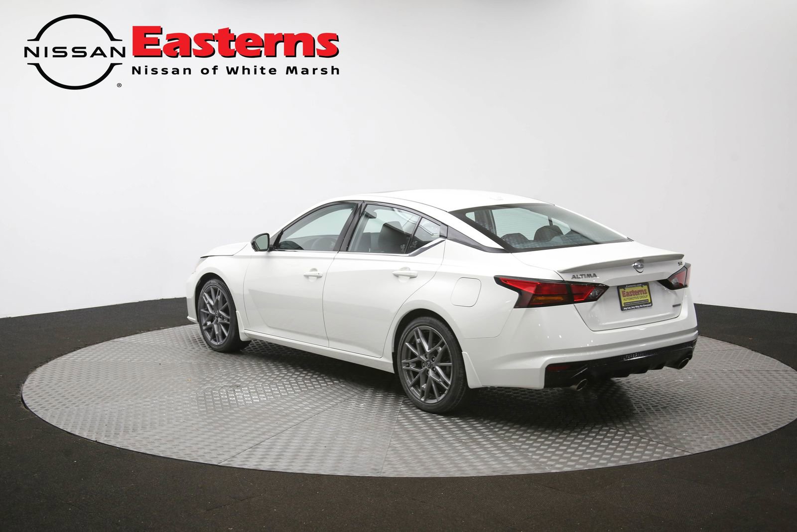 Used 2024 Nissan Altima 2.0 SR FWD image 62