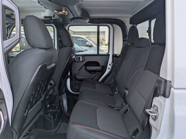 Used 2023 Jeep Gladiator Mojave w/ Trailer Tow Package AWD/4WD image 13