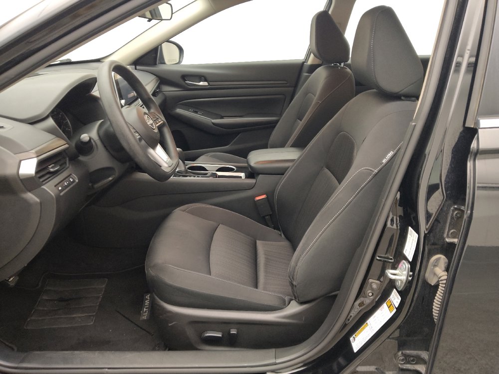 Used 2024 Nissan Altima 2.5 SV image 17