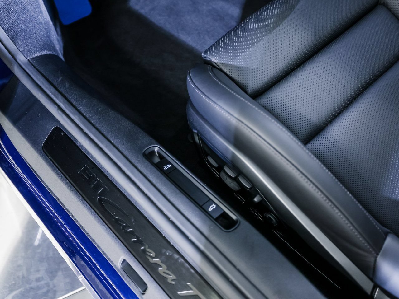 New 2026 Porsche 911 Carrera T RWD image 14