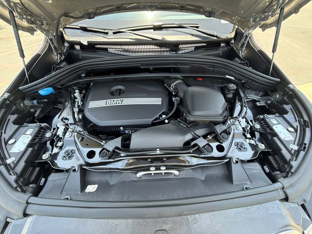Used 2025 BMW X1 xDrive28i AWD/4WD image 8