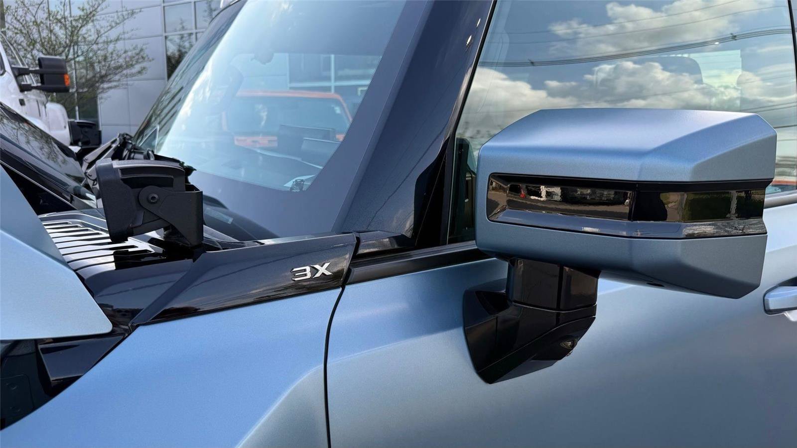 Used 2024 GMC Hummer EV 3X w/ Omega Edition AWD/4WD image 17